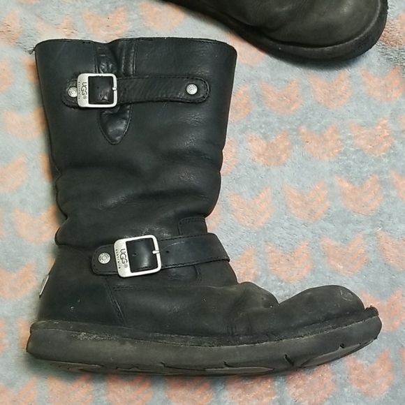 Black uggs - Picture 2 of 5